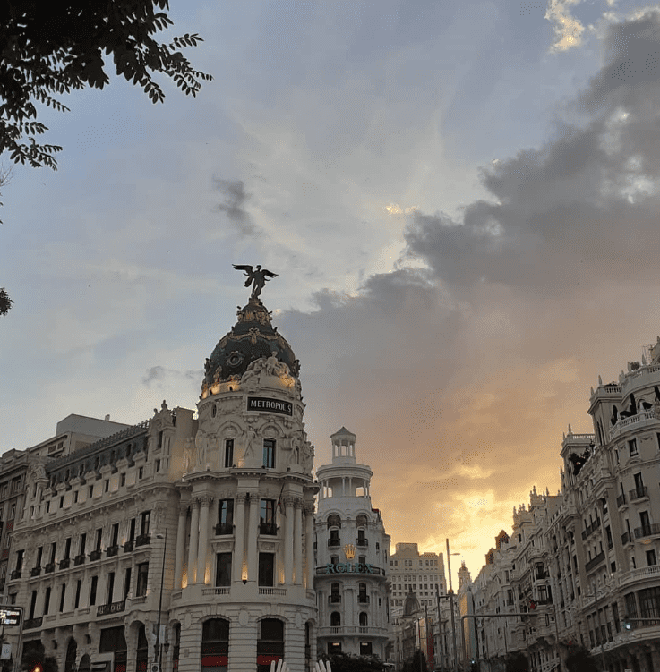 Hostal Pan América puesta de sol en madrid